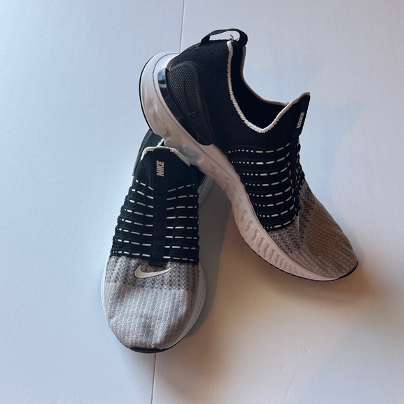 Nike Men's Flynit Phantom Black and Gray Slip On Athletic Shoes - Picture 1 of 11